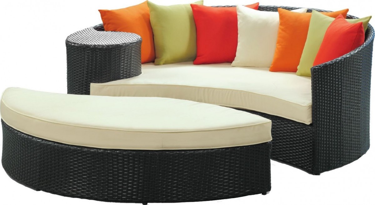 LexMod Taiji Round Wicker Outdoor Daybed with Ottoman