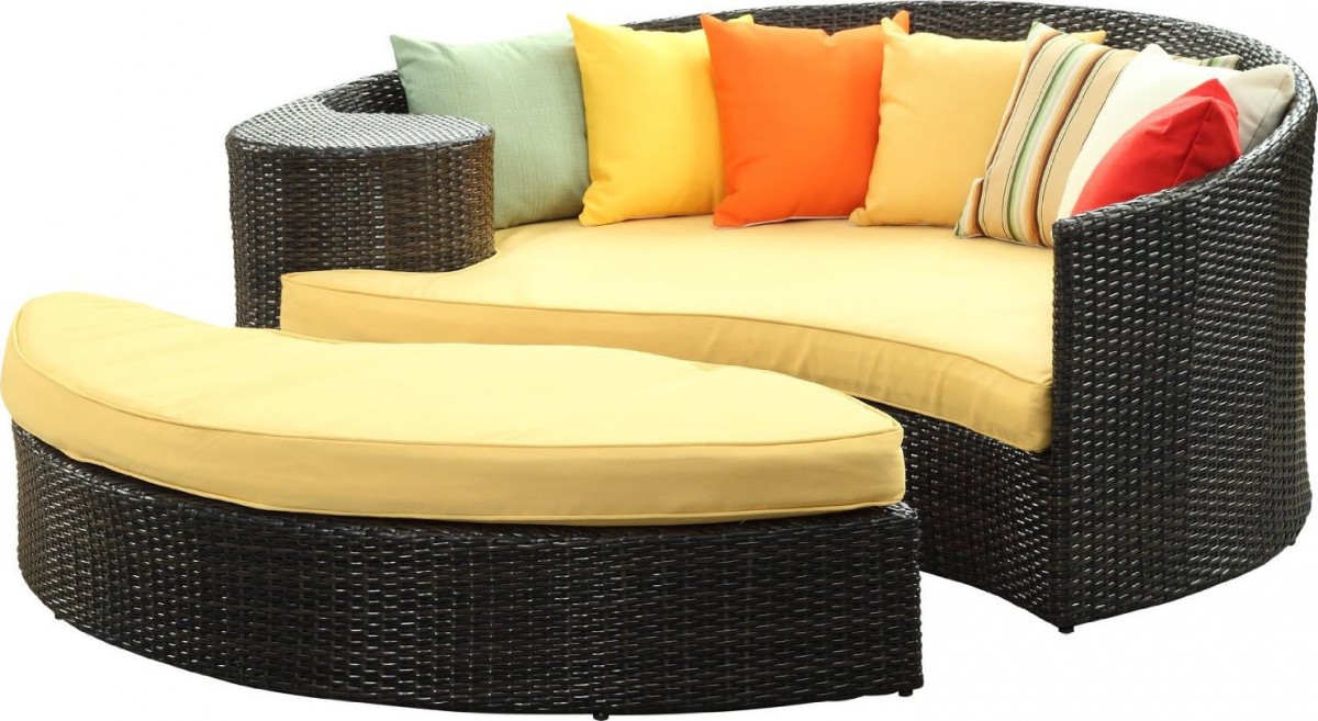 LexMod Taiji Round Wicker Outdoor Daybed with Ottoman