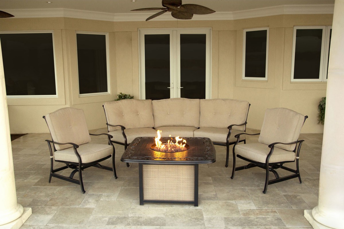 Hanover Traditions 4 Piece Outdoor Fire Pit Table Set
