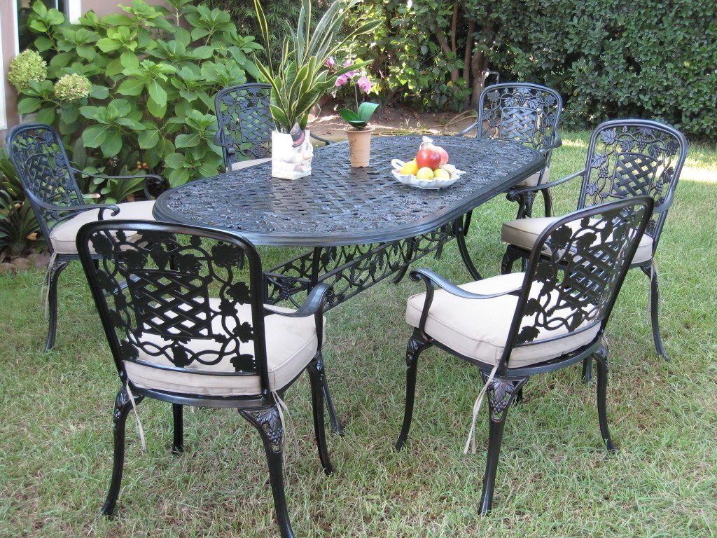 Outdoor Cast Aluminum 7 Piece Dining Set with Cushions