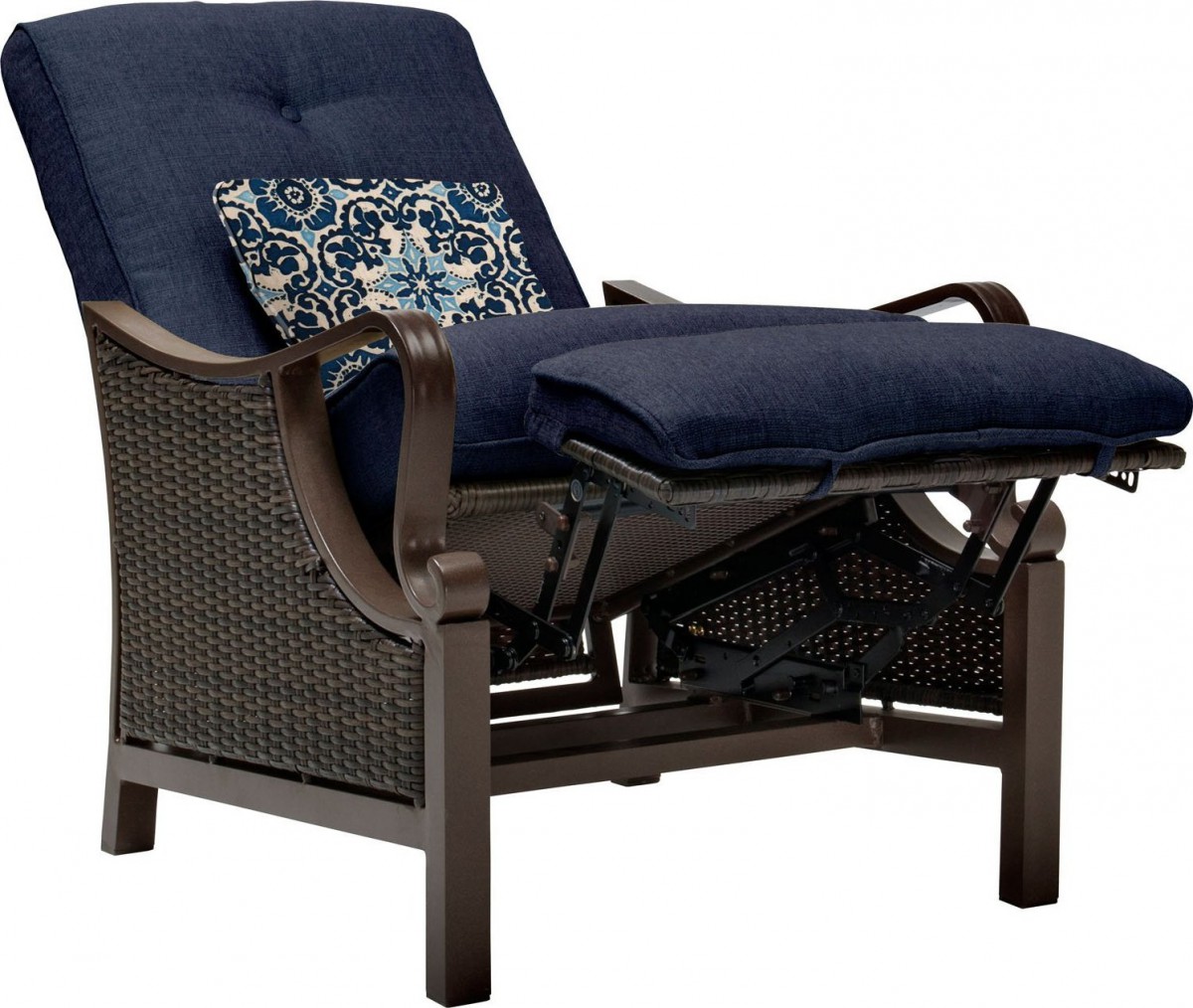 Hanover Ventura Luxury Resin Wicker Outdoor Recliner Chair