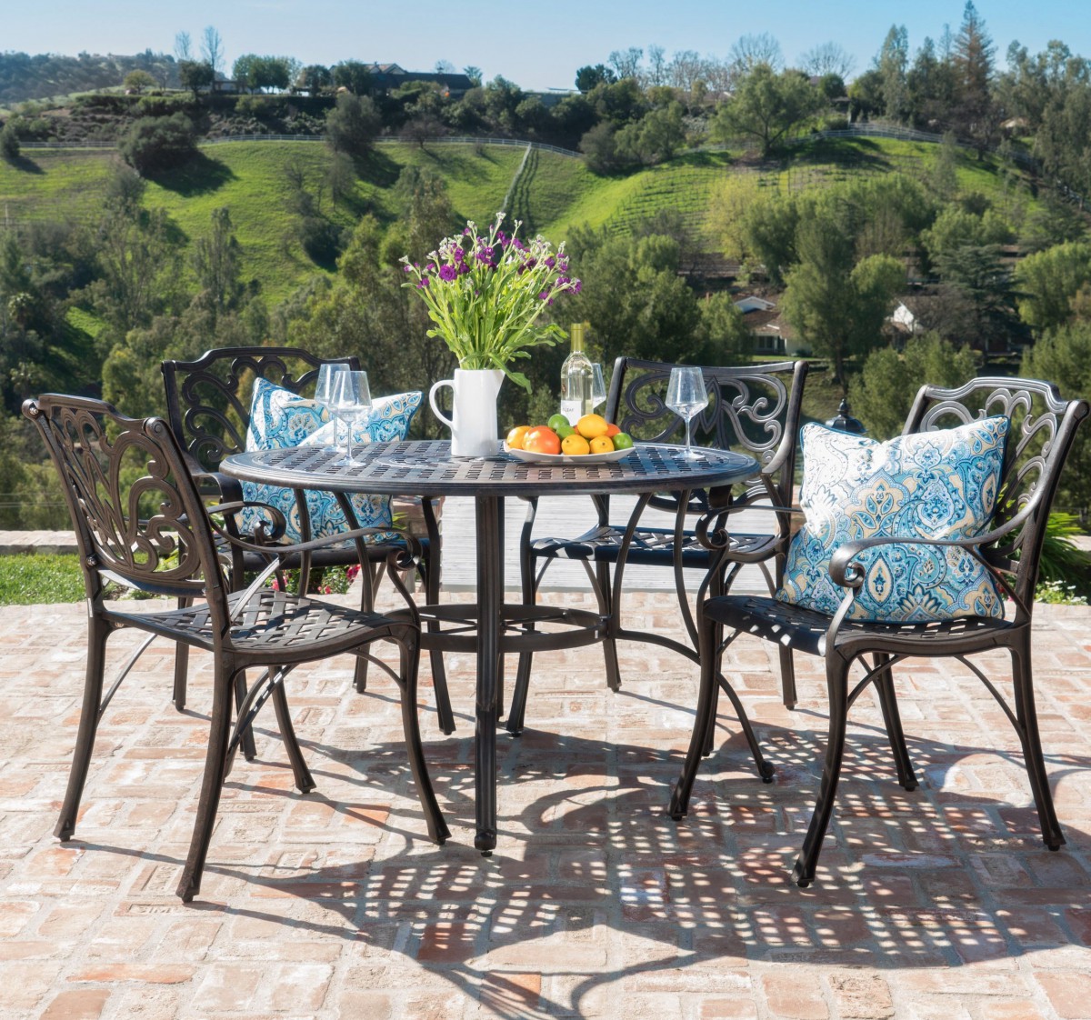 Calandra Cast Aluminum 5 Piece Outdoor Dining Set with 48″ Round Table