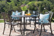 Calandra Cast Aluminum 5 Piece Outdoor Dining Set with 48″ Round Table